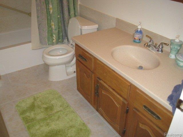 32776 Ridgefield Avenue Warren, MI 48088 - Photo 8 of 18 IMG_0979
