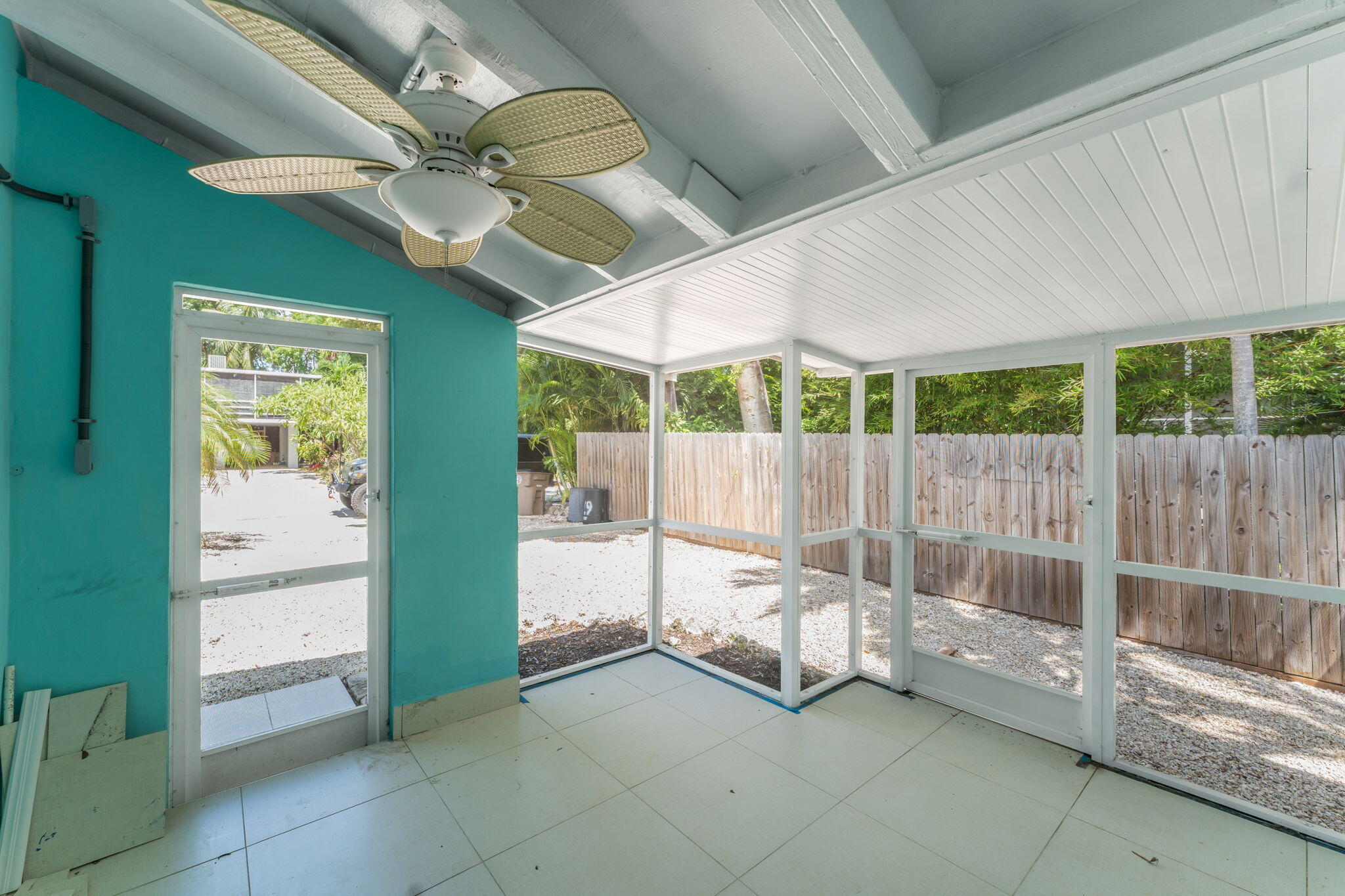67 Jewfish Avenue Key Largo, FL 33037 - Photo 22 of 43 a view of an entryway with a livingroom