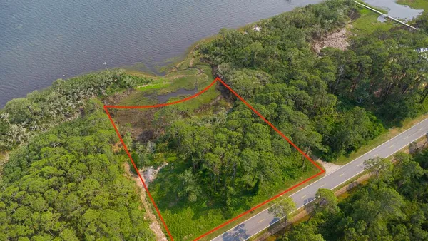 $149,000 | 2724 Highway 98 East, Carrabelle, FL 32322