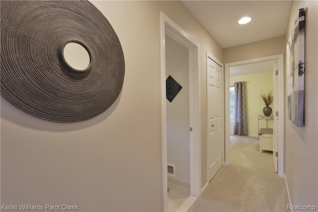 49308 Monte Road New Baltimore, MI 48047 - Photo 9 of 38 hallway.jpg