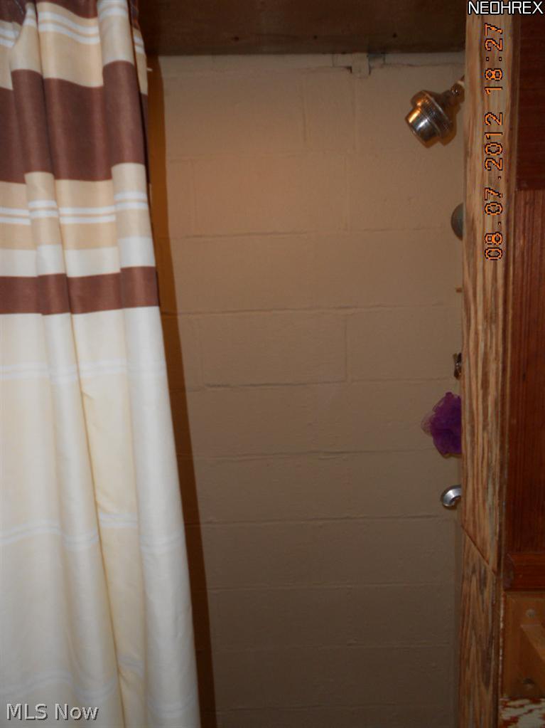 13820 Hathaway Road Cleveland, OH 44125 - Photo 23 of 23 HUGE SHOWER IN SECOND BATH!