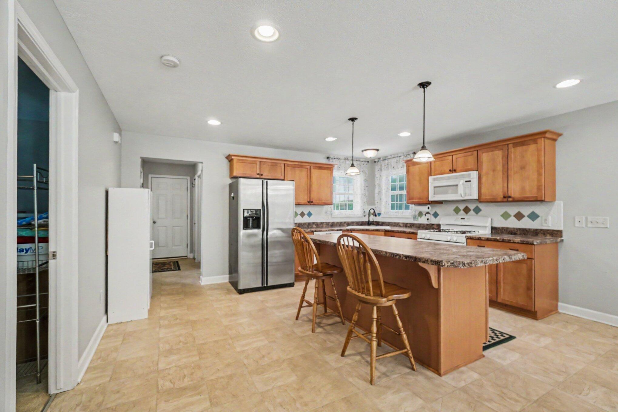 4003 Eastbridge Road Stockbridge, MI 49285 - Photo 4 of 16 004_file_1753