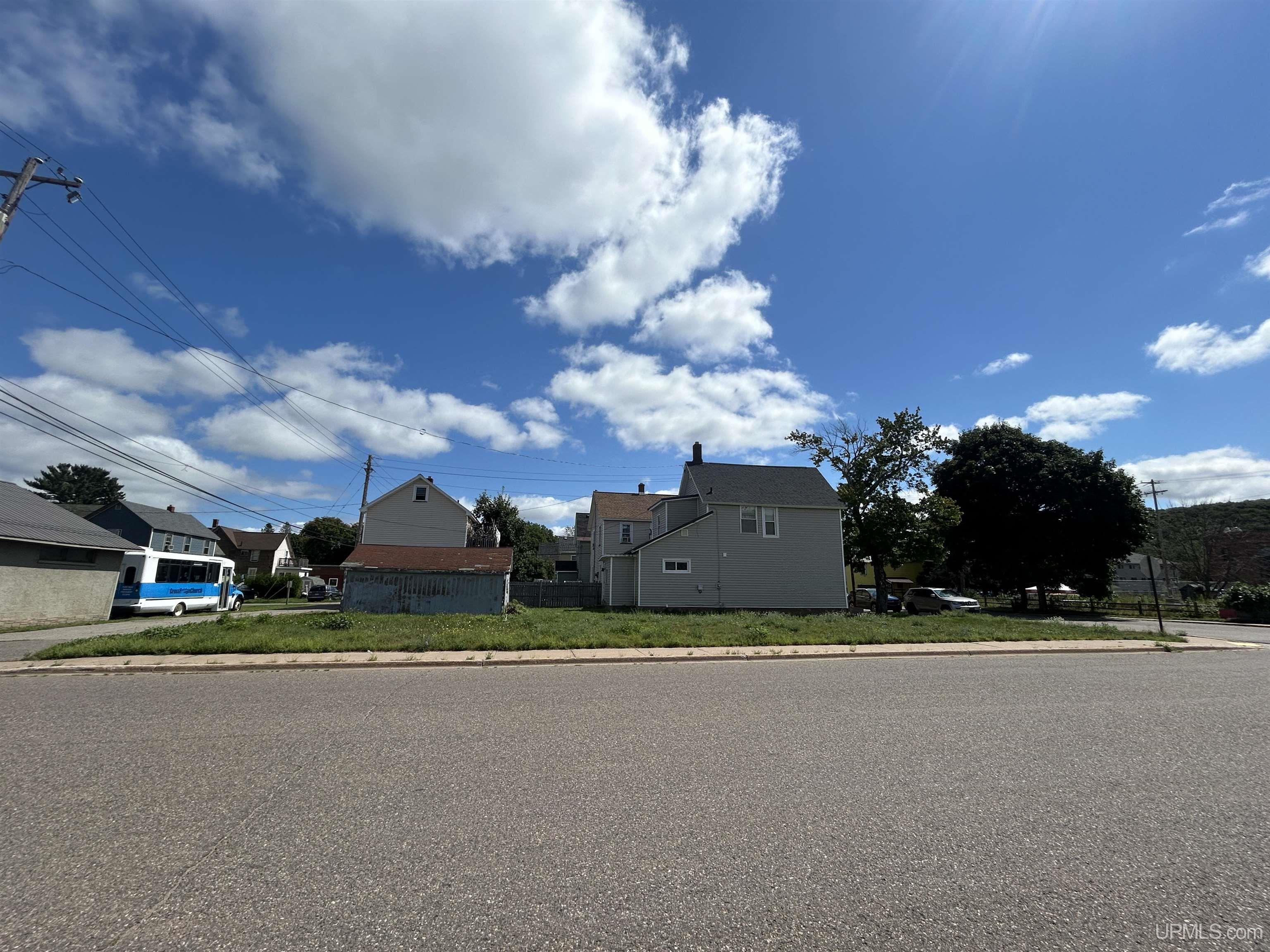 401 Cleveland Avenue Ishpeming, MI 49849 - Photo 8 of 9