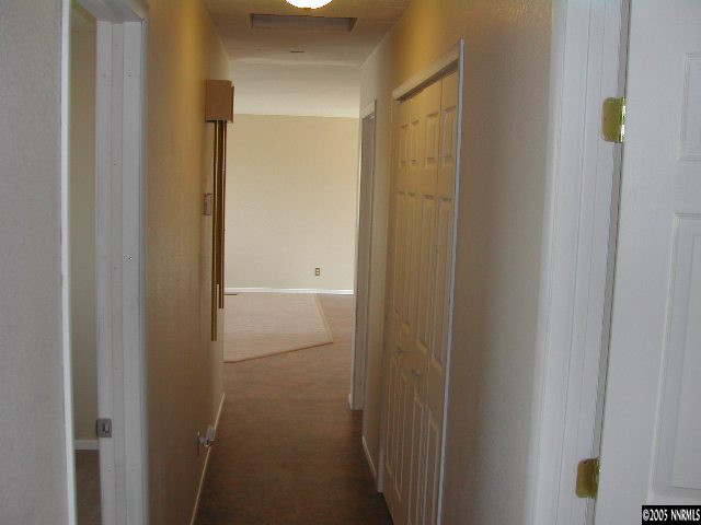 25 Ouzel Way Reno, NV 89508 - Photo 4 of 8 a bathroom with a shower