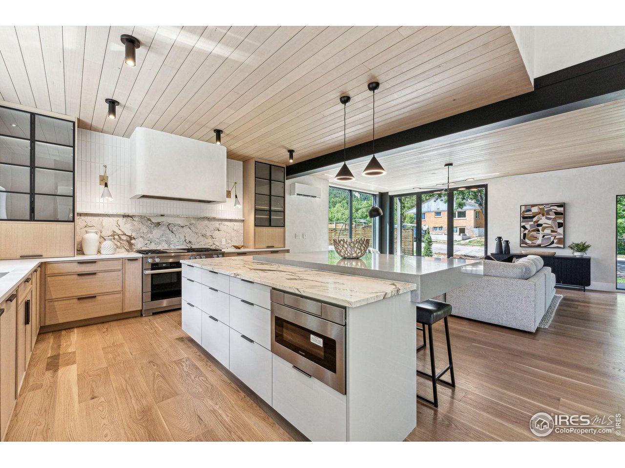 814 7th Street Boulder, CO 80302 - Photo 13 of 40 Great entertaining space