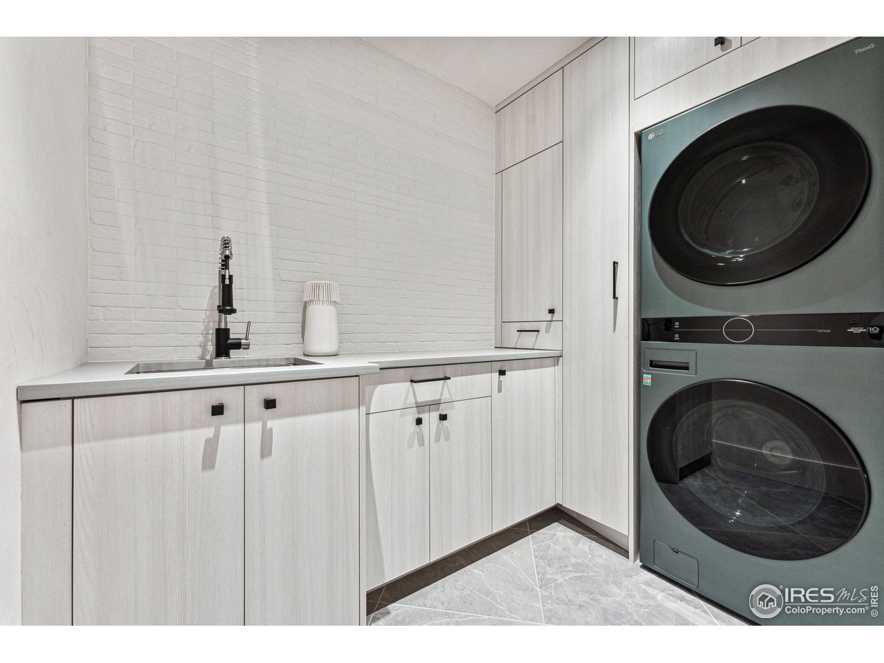 814 7th Street Boulder, CO 80302 - Photo 21 of 40 Laundry room on main floor