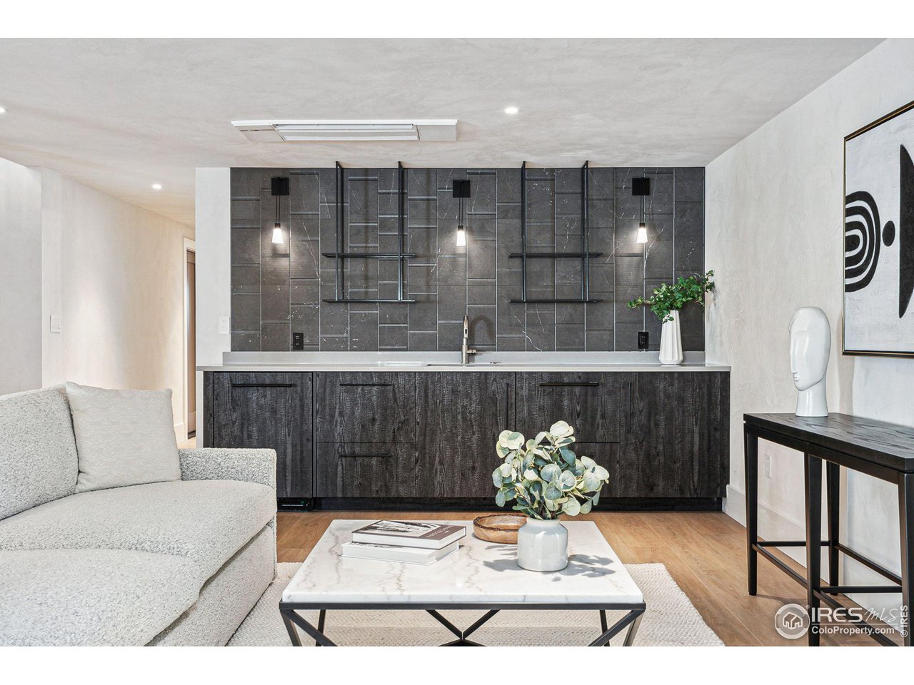 814 7th Street Boulder, CO 80302 - Photo 31 of 40 Wet bar