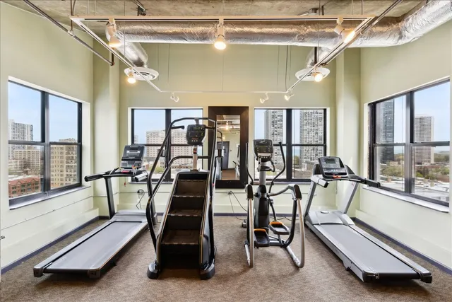 $245,000 | 1122 West Catalpa Avenue, Unit 502, Chicago, IL 60640