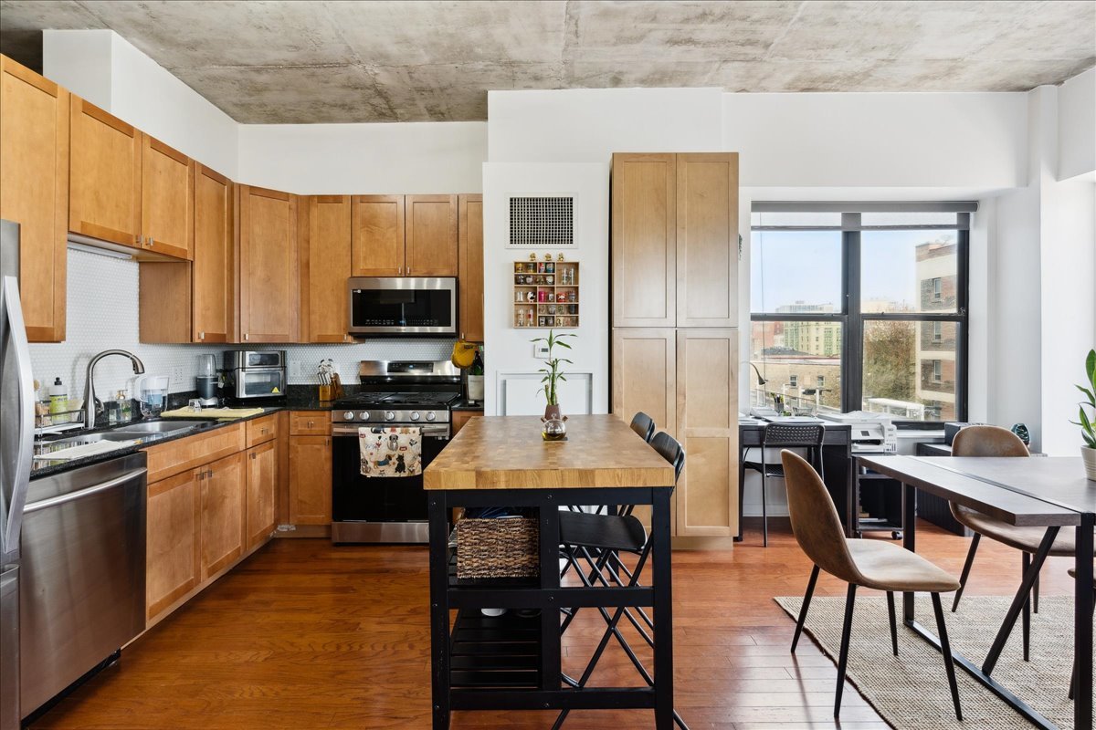 1122 West Catalpa Avenue, Unit 502 Chicago, IL 60640 - Photo 3 of 21