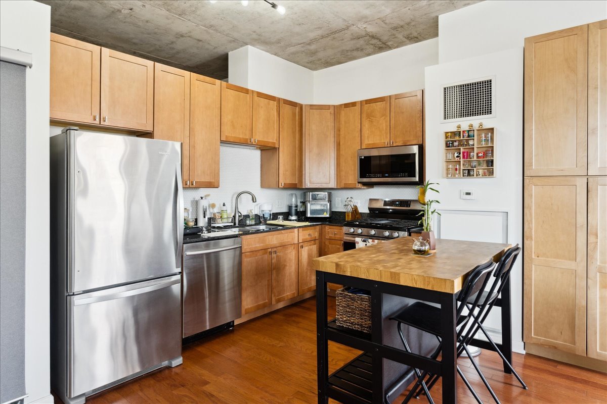 1122 West Catalpa Avenue, Unit 502 Chicago, IL 60640 - Photo 4 of 21
