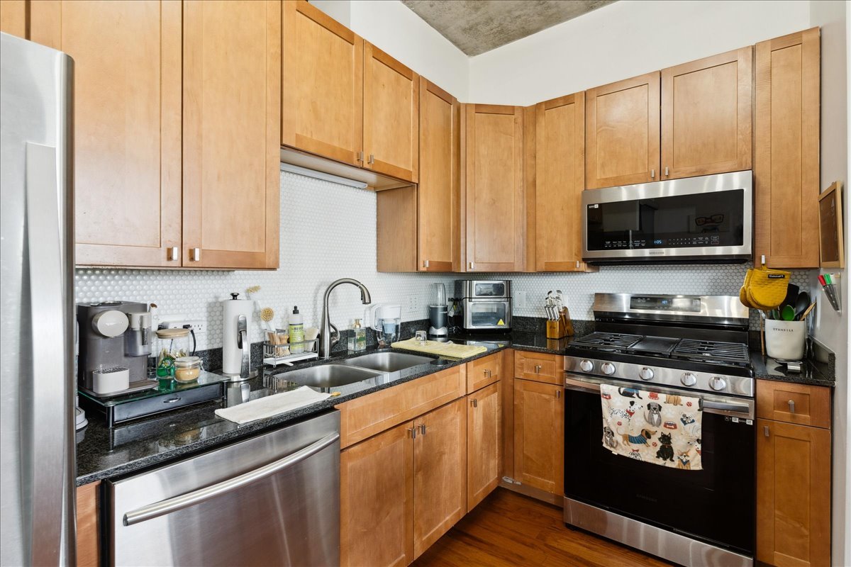 1122 West Catalpa Avenue, Unit 502 Chicago, IL 60640 - Photo 5 of 21