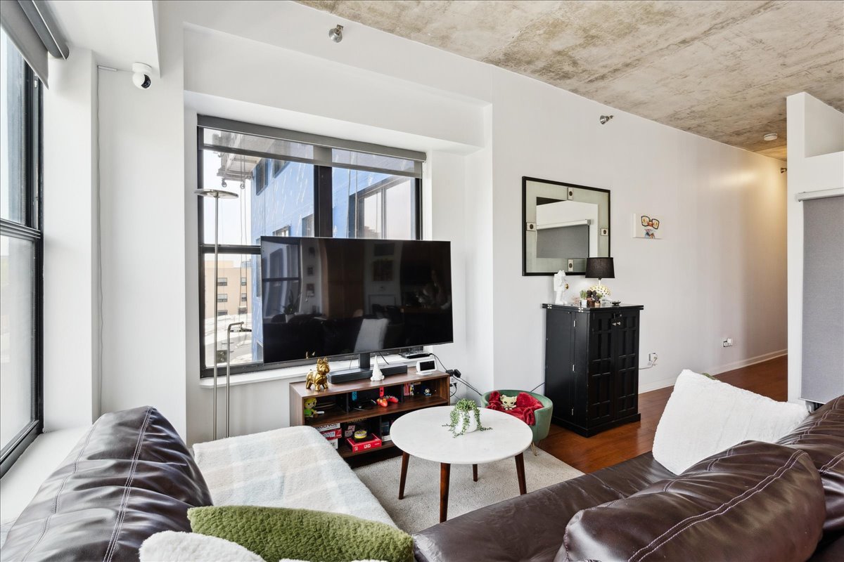 1122 West Catalpa Avenue, Unit 502 Chicago, IL 60640 - Photo 8 of 21