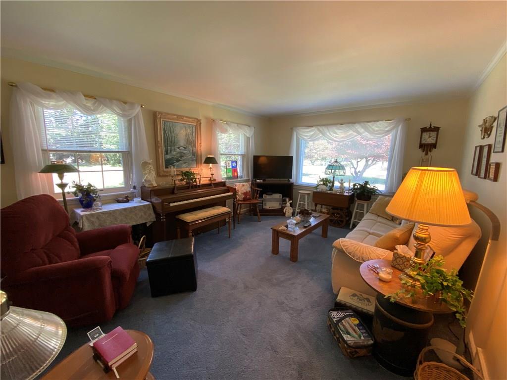 375 Mercer Road Greenville, PA 16125 - Photo 14 of 25 Living room