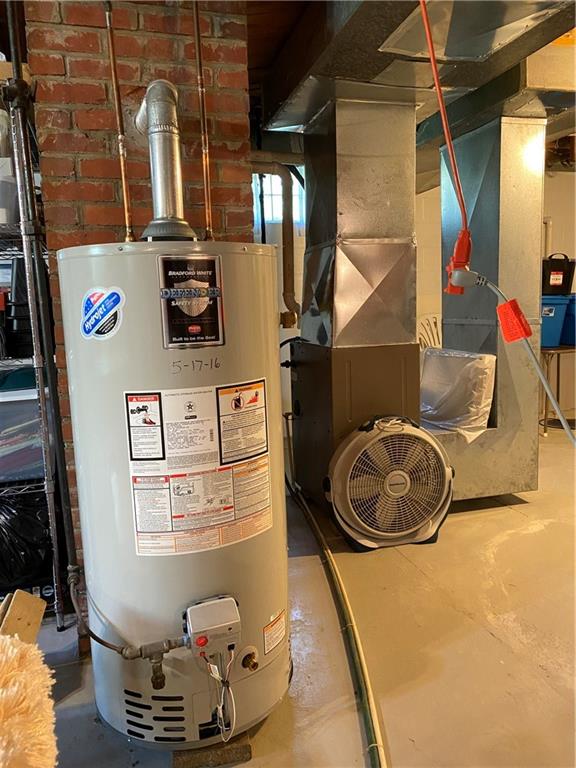 375 Mercer Road Greenville, PA 16125 - Photo 22 of 25 Gas hot water heater