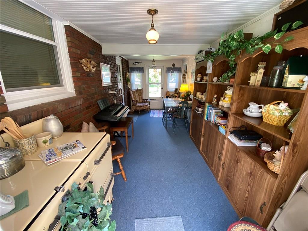 375 Mercer Road Greenville, PA 16125 - Photo 7 of 25 Entry/breezeway