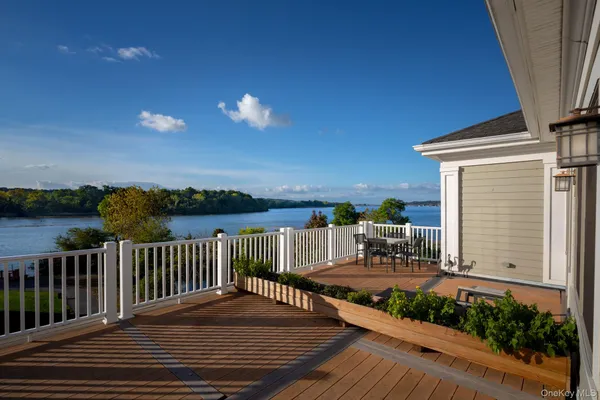 $6,695 | 61 Bryant Avenue, Unit 202, Roslyn, NY 11576