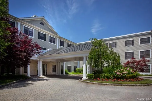 $6,695 | 61 Bryant Avenue, Unit 202, Roslyn, NY 11576