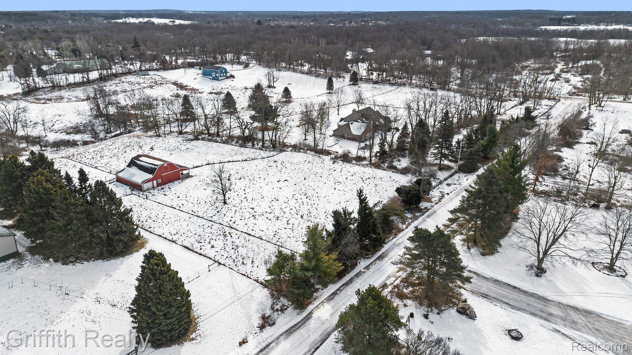 8070 Sheraton Park Road Fenton, MI 48430 - Photo 38 of 47 Gallery Image 38
