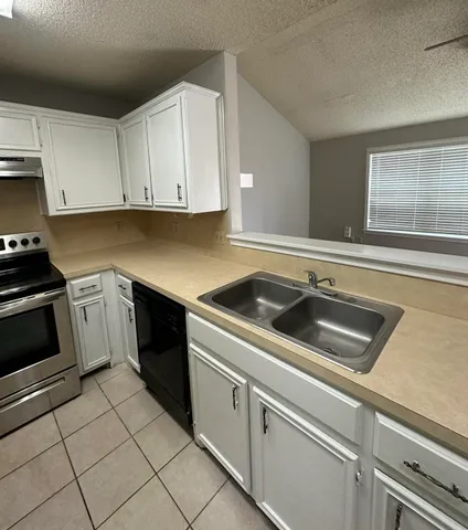 $850 | 5618 Brownfield Drive, Unit C, Lubbock, TX 79414