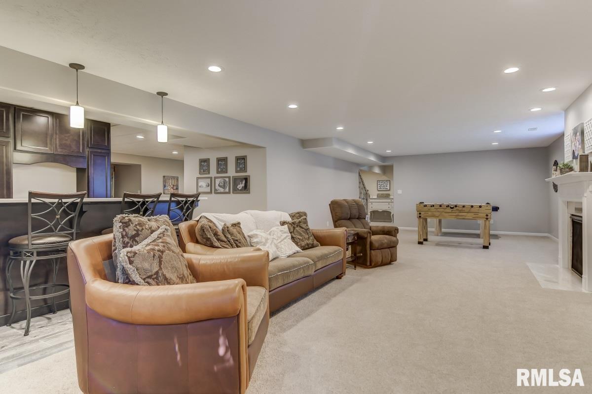 1404 Lake Pointe Court Springfield, IL 62712 - Photo 25 of 36