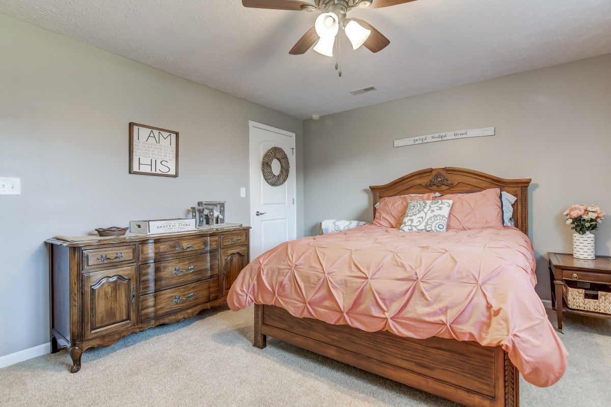 1404 Lake Pointe Court Springfield, IL 62712 - Photo 29 of 36