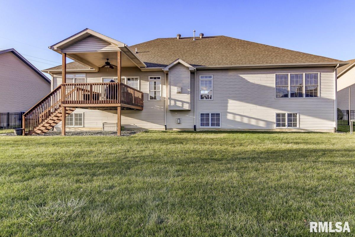 1404 Lake Pointe Court Springfield, IL 62712 - Photo 34 of 36