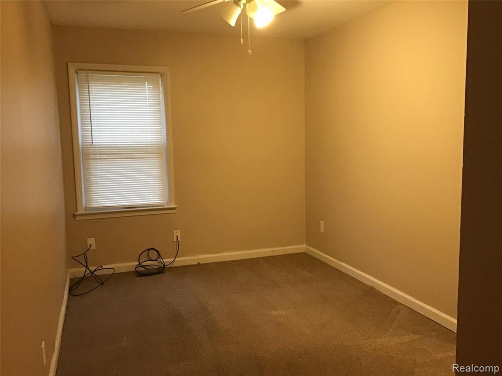35852 Beverly Road Romulus, MI 48174 - Photo 8 of 12