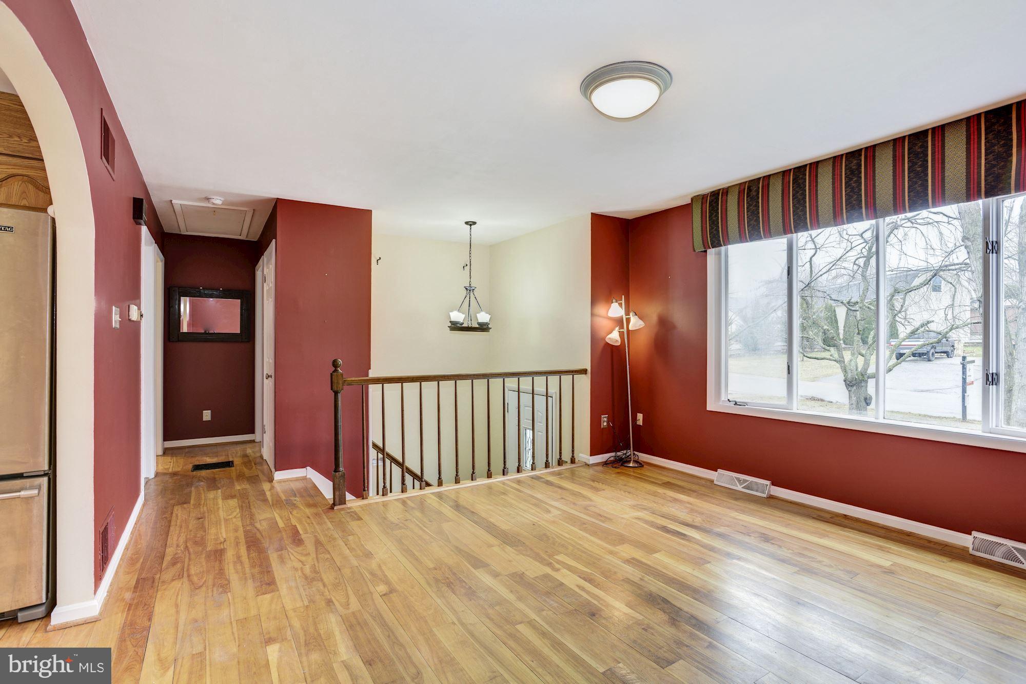 3405 Augusta Road Manchester, MD 21102 - Photo 2 of 27 Living Room