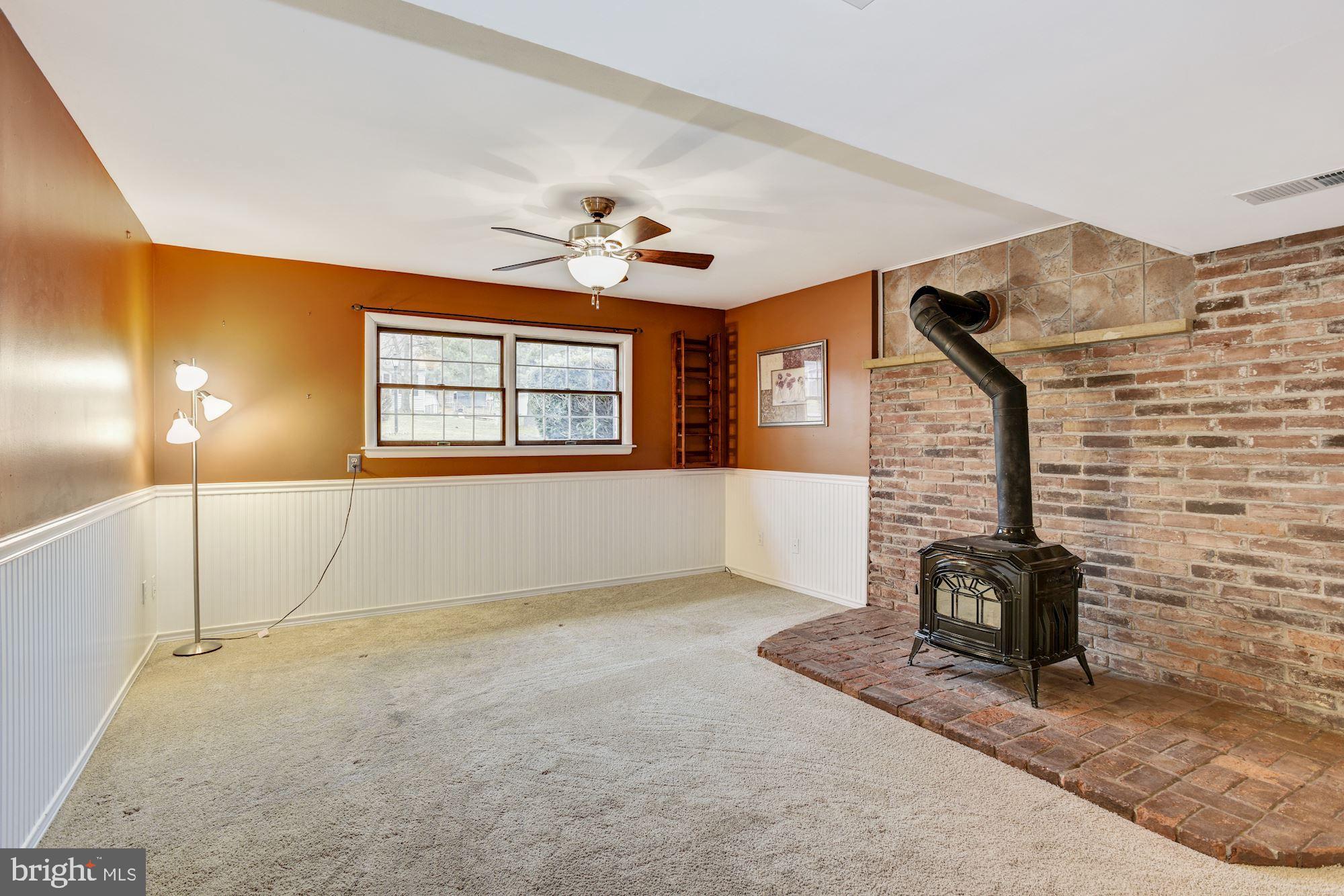 3405 Augusta Road Manchester, MD 21102 - Photo 16 of 27 Family Room