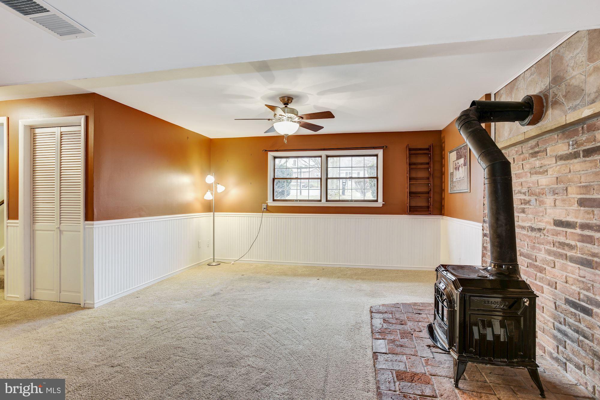 3405 Augusta Road Manchester, MD 21102 - Photo 17 of 27 Family Room