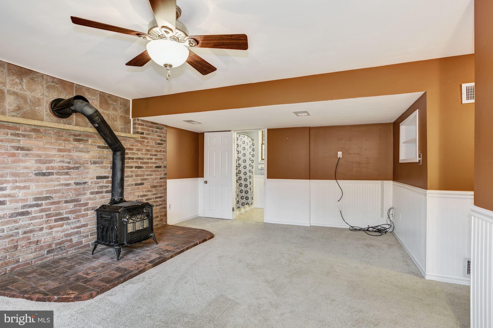 3405 Augusta Road Manchester, MD 21102 - Photo 19 of 27 Family Room