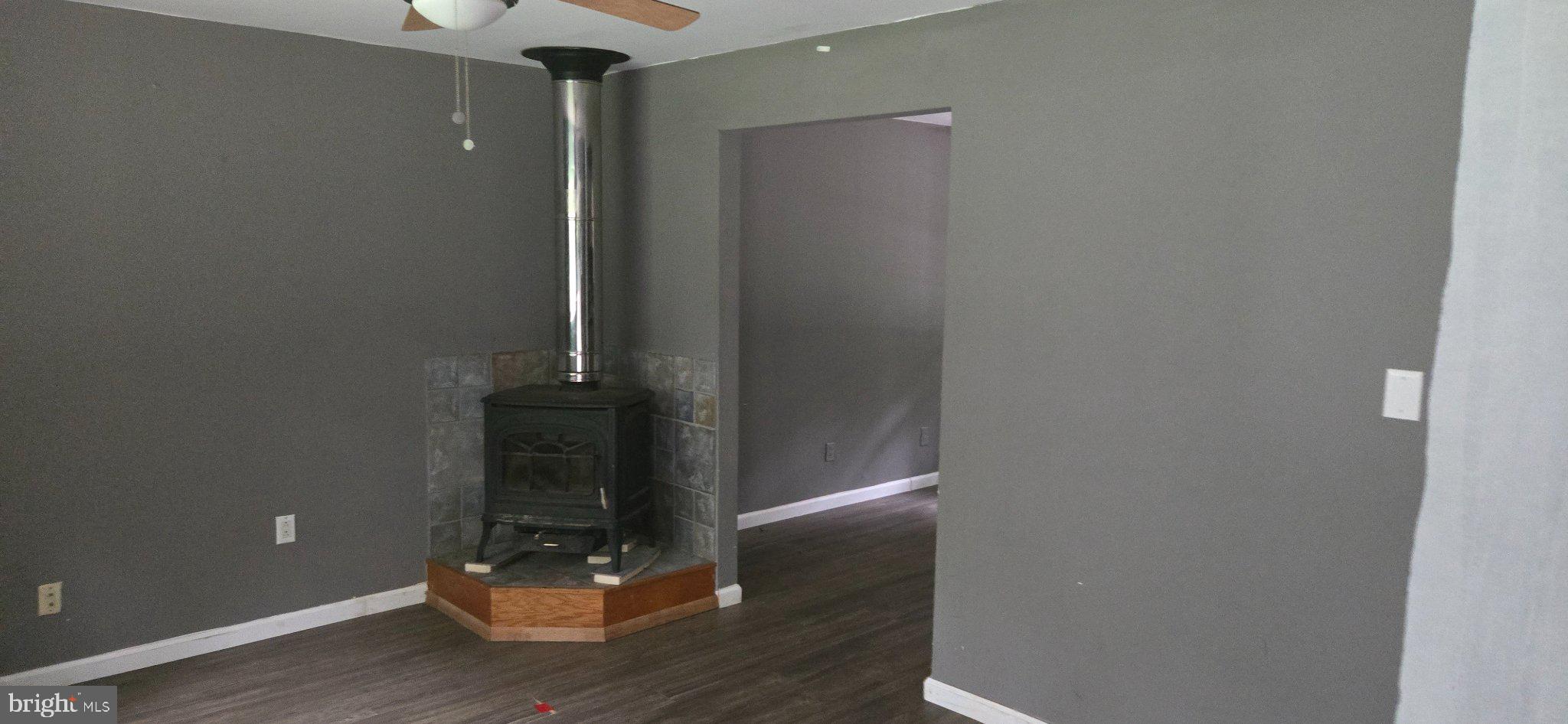 648 Penns Grove Auburn Road Carneys Point, NJ 08069 - Photo 7 of 14 Gallery Image 7