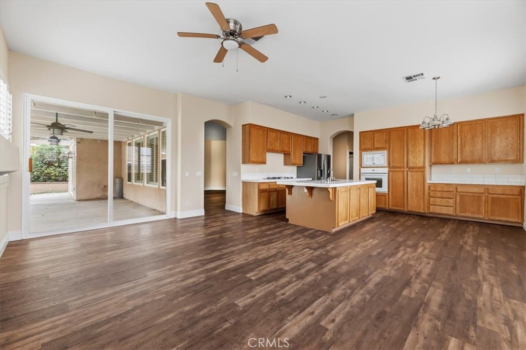 42748 Mountain Shadow Road Murrieta, CA 92562 - Photo 10 of 37