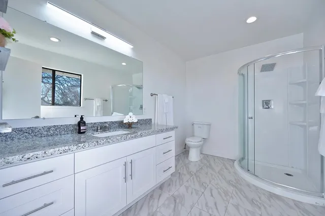 an empty room with entrance