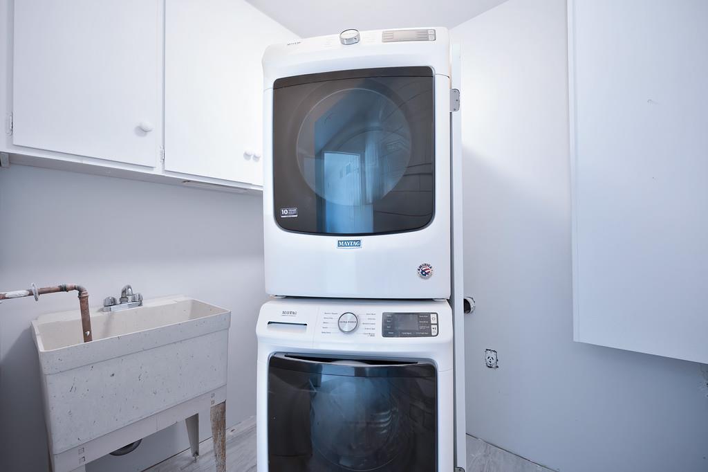 2298 Pinon Road Rescue, CA 95672 - Photo 50 of 67 a utility room with dryer and washer