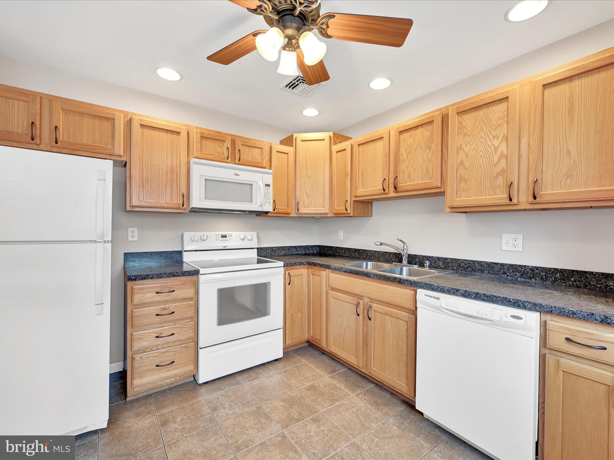 202 Lopax Road Harrisburg, PA 17112 - Photo 10 of 28 kitchen