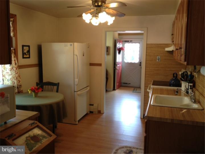 1268 Thomson Road Abington, PA 19001 - Photo 7 of 20 Kitchen