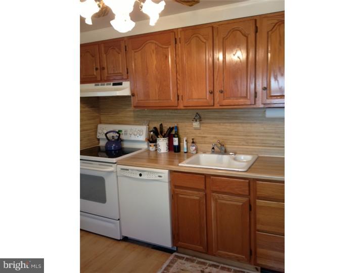 1268 Thomson Road Abington, PA 19001 - Photo 9 of 20 Kitchen