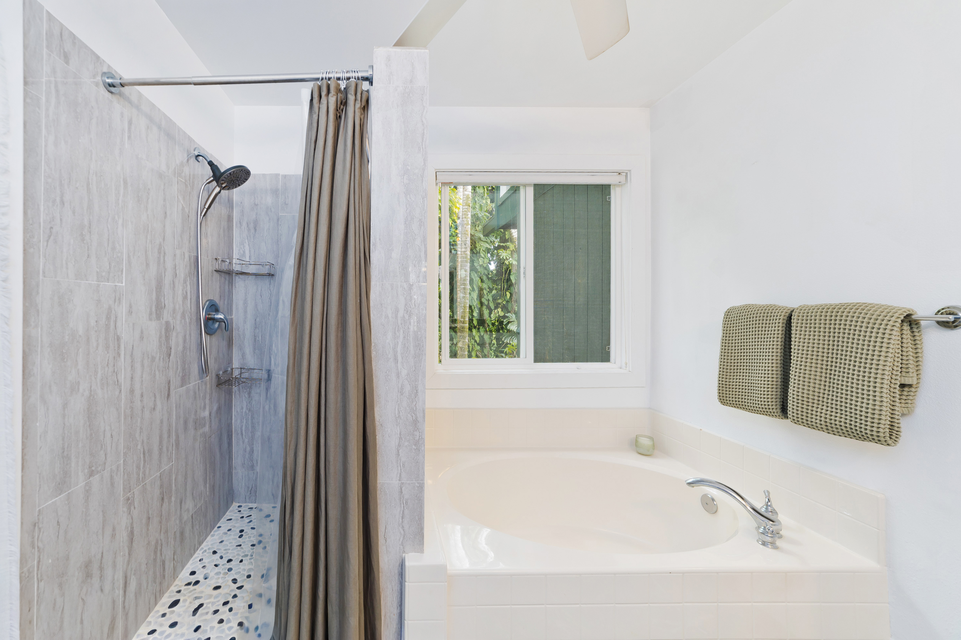 98 Kaiwiki Road Hilo, HI 96720 - Photo 17 of 25