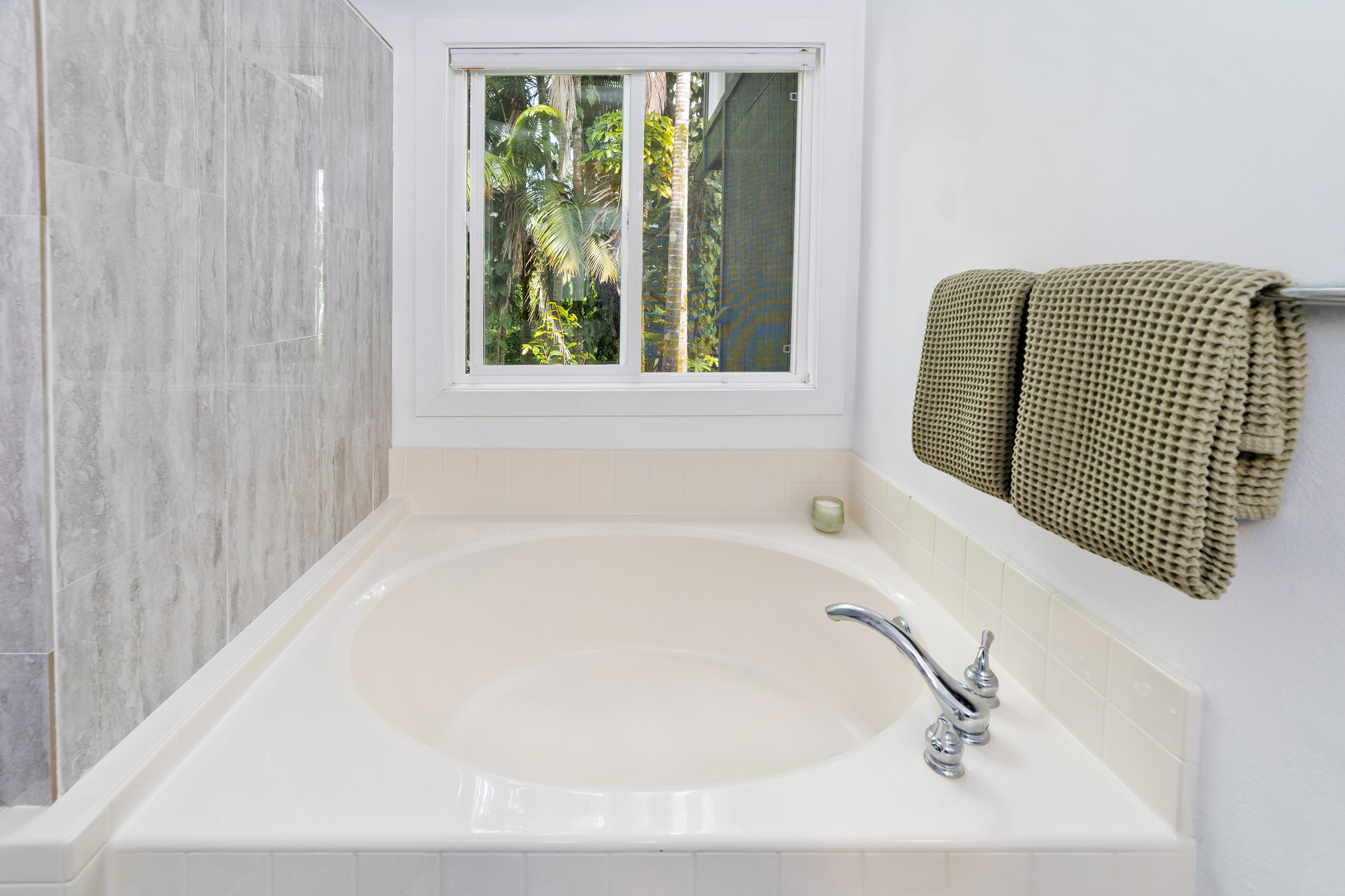 98 Kaiwiki Road Hilo, HI 96720 - Photo 18 of 25