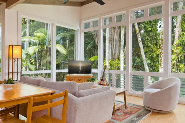 $699,000 | 98 Kaiwiki Road, Hilo, HI 96720