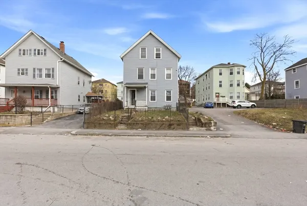 $789,900 | 81 Ward Street, Worcester, MA 01610