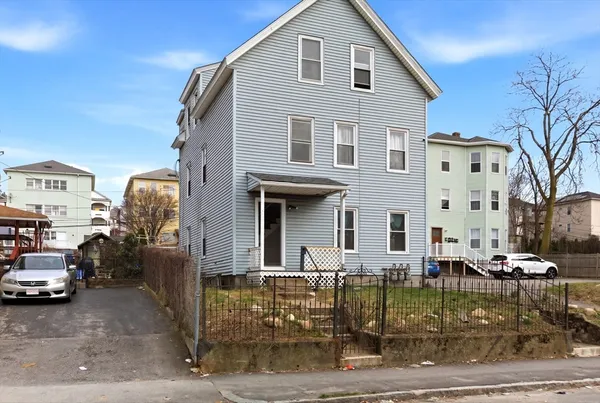 $789,900 | 81 Ward Street, Worcester, MA 01610