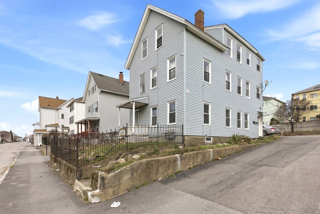 81 Ward Street Worcester, MA 01610 - Photo 27 of 34