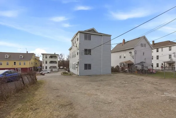 $789,900 | 81 Ward Street, Worcester, MA 01610