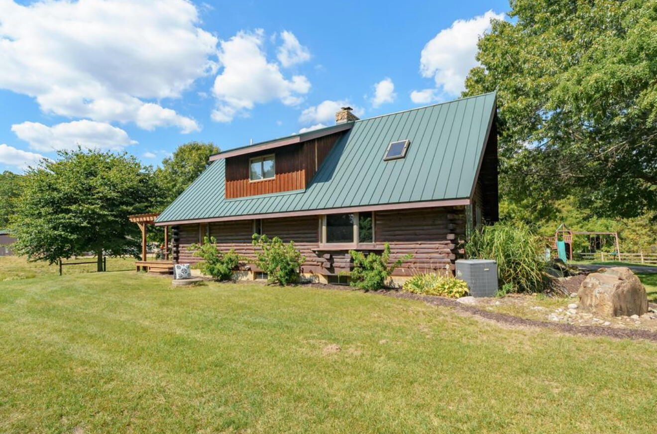 3310 26th Street Hopkins, MI 49328 - Photo 5 of 56 IMG_4328