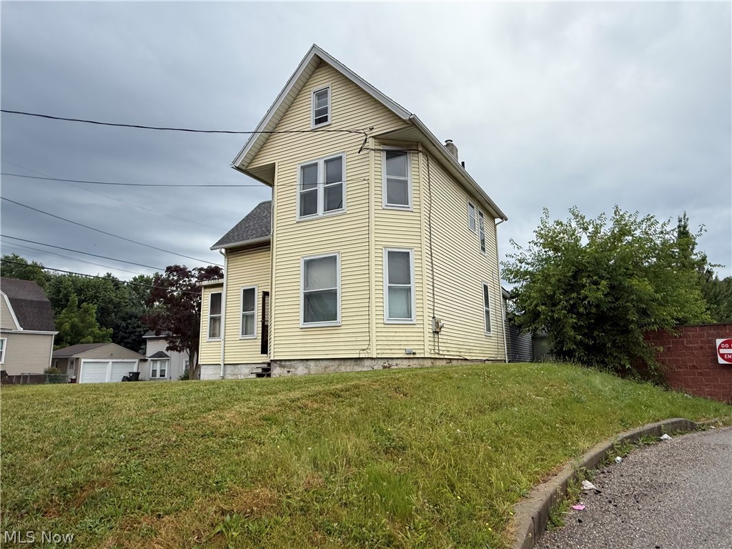 139 Harrison Avenue Southwest Canton, OH 44708 - Photo 3 of 23