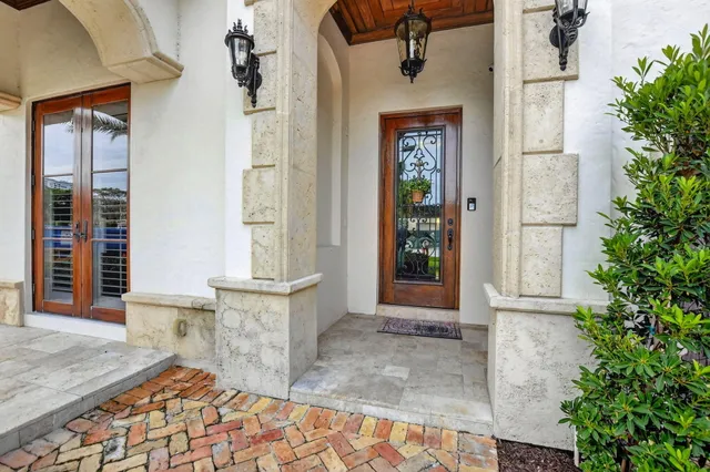 $3,950,000 | 33 Southeast Olive Way, Boca Raton, FL 33432