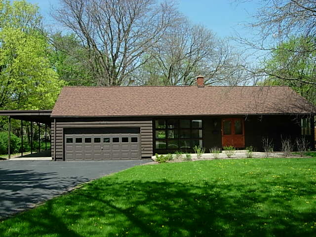 1310 Molitor Road Aurora, IL 60505 - Photo 2 of 25 Gallery Image 2