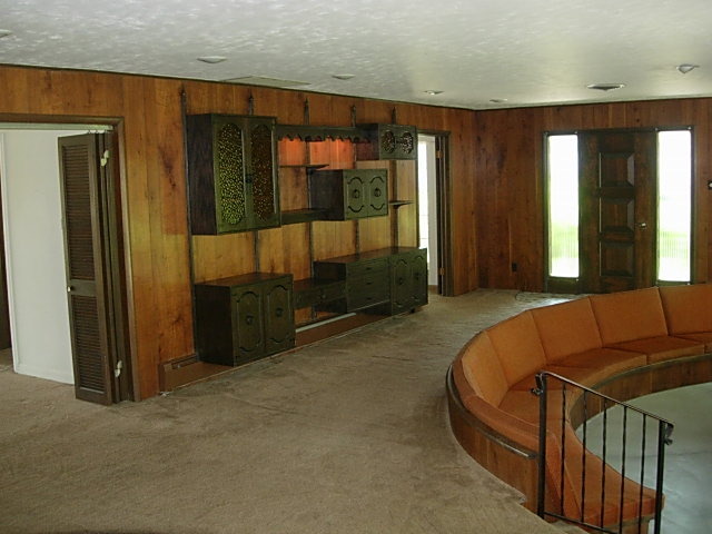 1310 Molitor Road Aurora, IL 60505 - Photo 11 of 25 Gallery Image 11